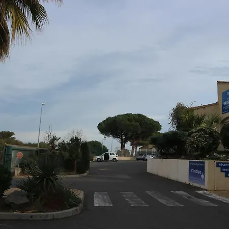 Le Cap D'agde 2 Pieces Climatise Odalys St Loup En Rdc Avec Terrasse *