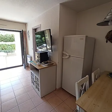 Апартаменти Le Cap D'agde 2 Pieces Climatise Odalys St Loup En Rdc Avec Terrasse Агд